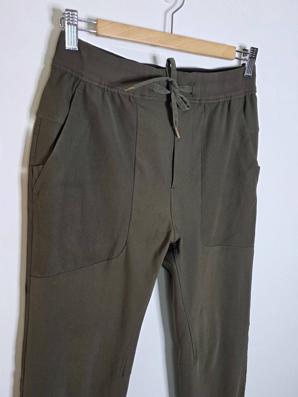 Lululemon Dark olive ABC jogger pants Size Small Good Condition